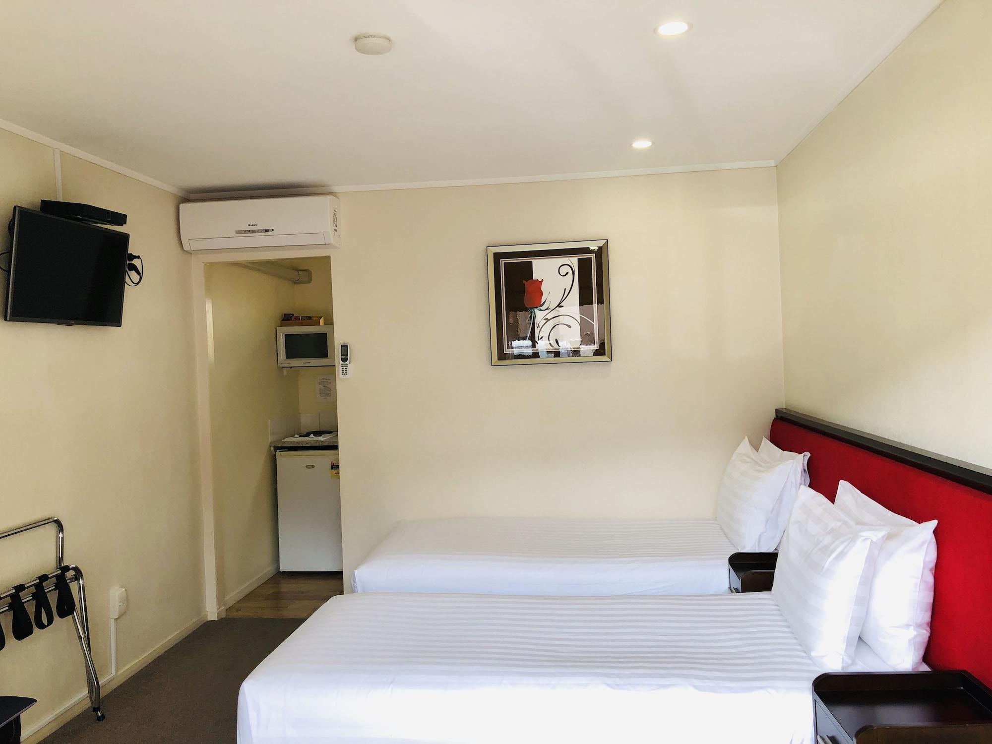 Tudor Court Motor Lodge Auckland Exterior photo