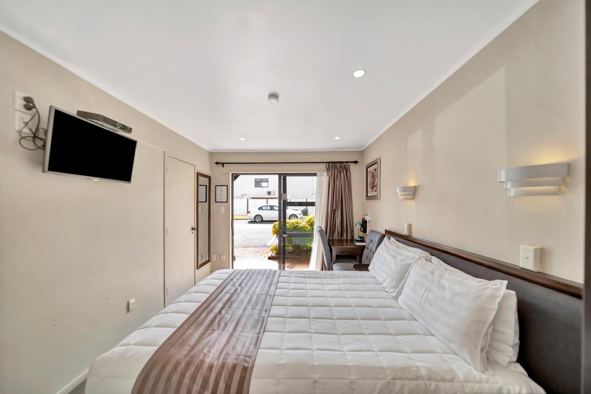 Tudor Court Motor Lodge Auckland Exterior photo