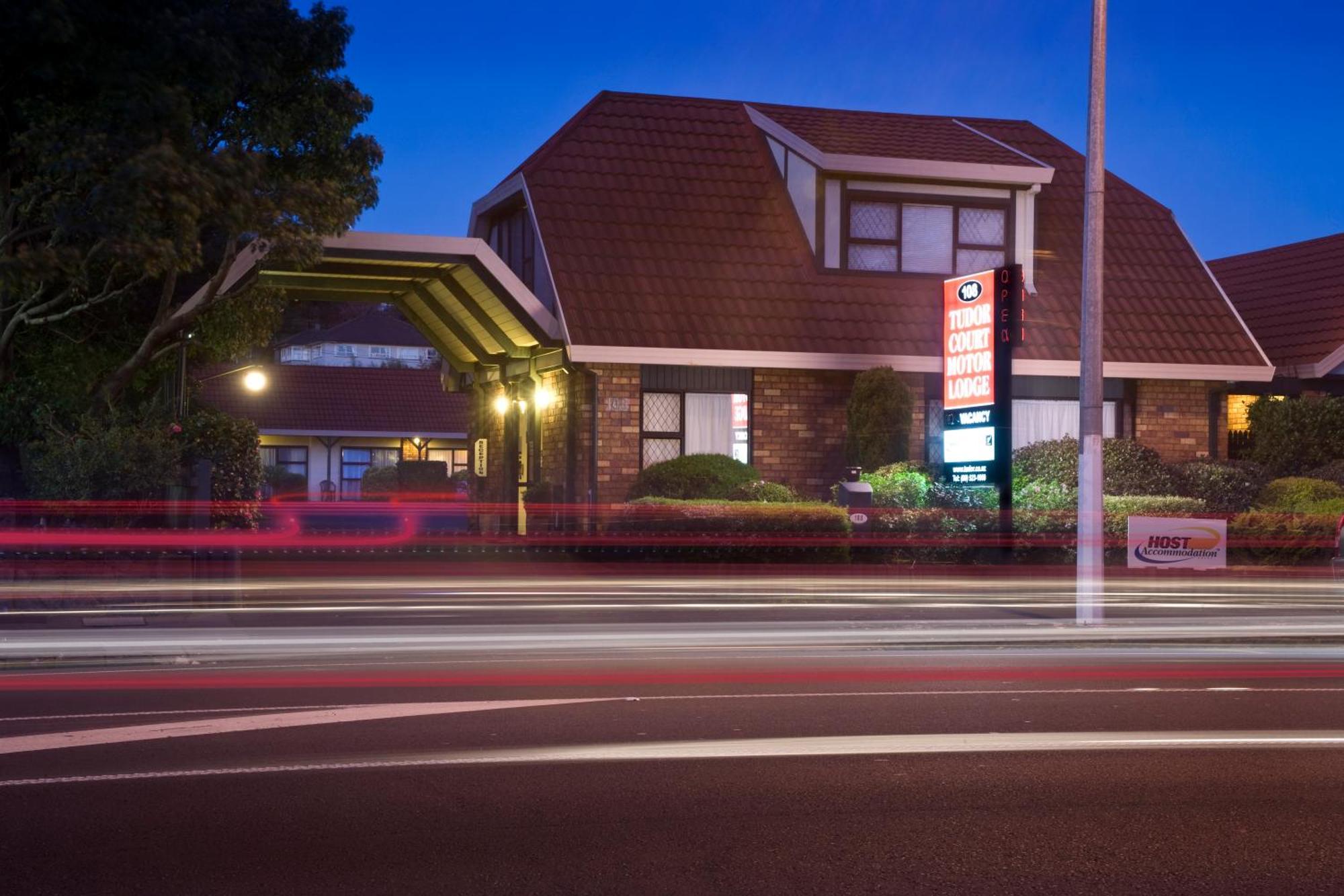 Tudor Court Motor Lodge Auckland Exterior photo
